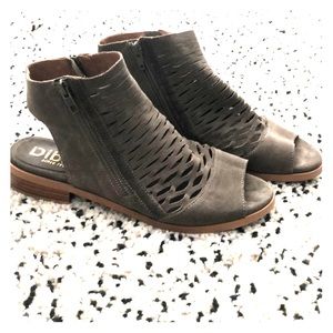 Leather & suede olive green shoes